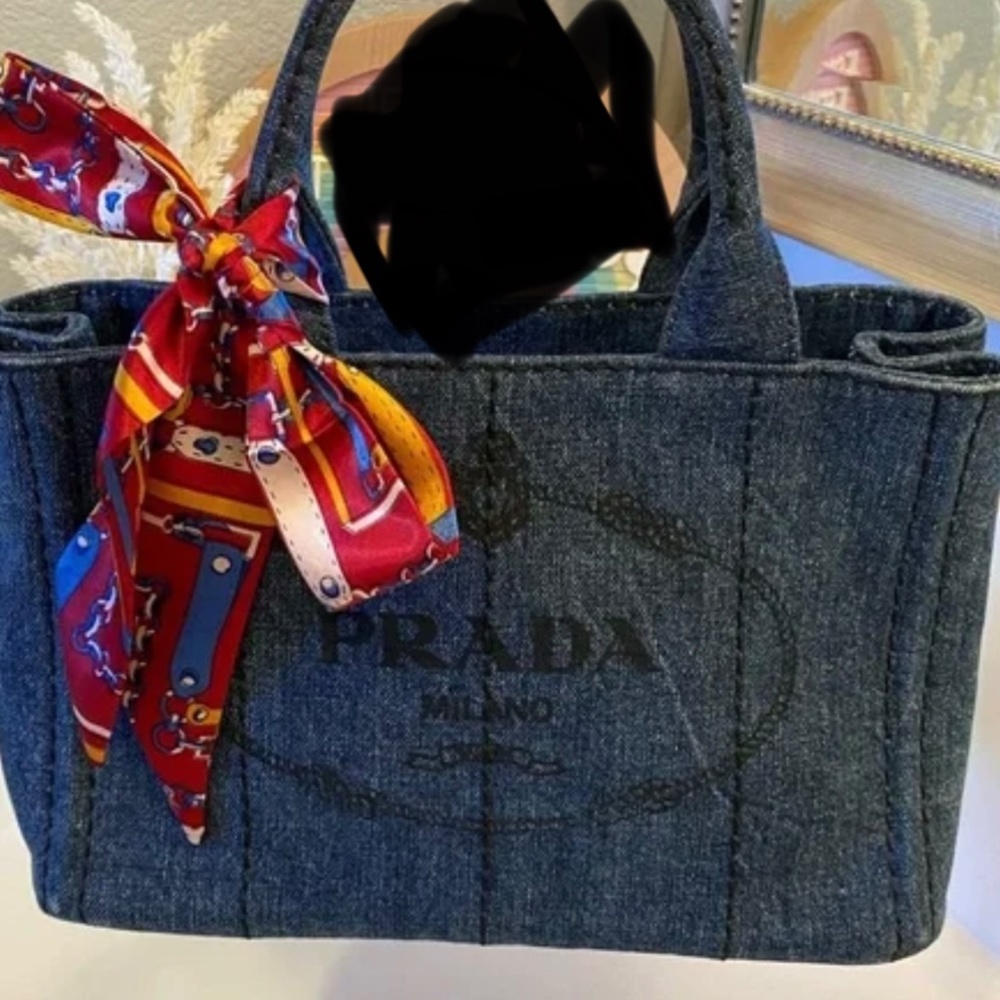 Prada bag - Picture 2 of 9